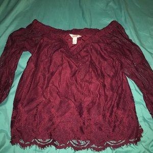 JCPenney’s Arizona jeans maroon shirt